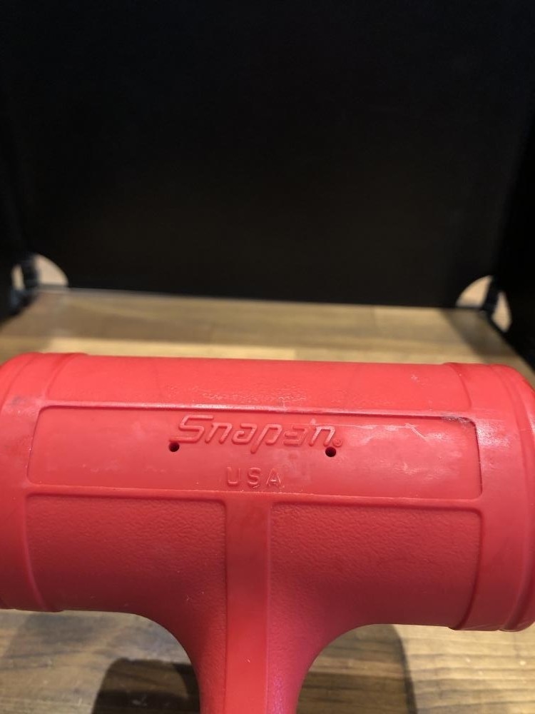 Snap-on HBFE56 56 OZ Dead Blow Hammer Soft Grip Red 1550G [Used]