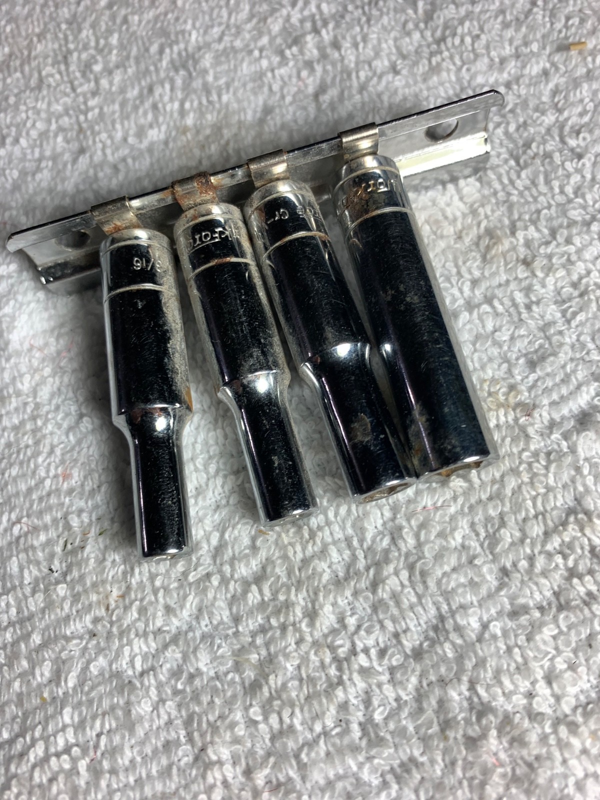 Workforce SAE Deepwell Sockets 1/4″ Drive 4 Pieces, 3/16, 7/32, 1/4, and 5/16