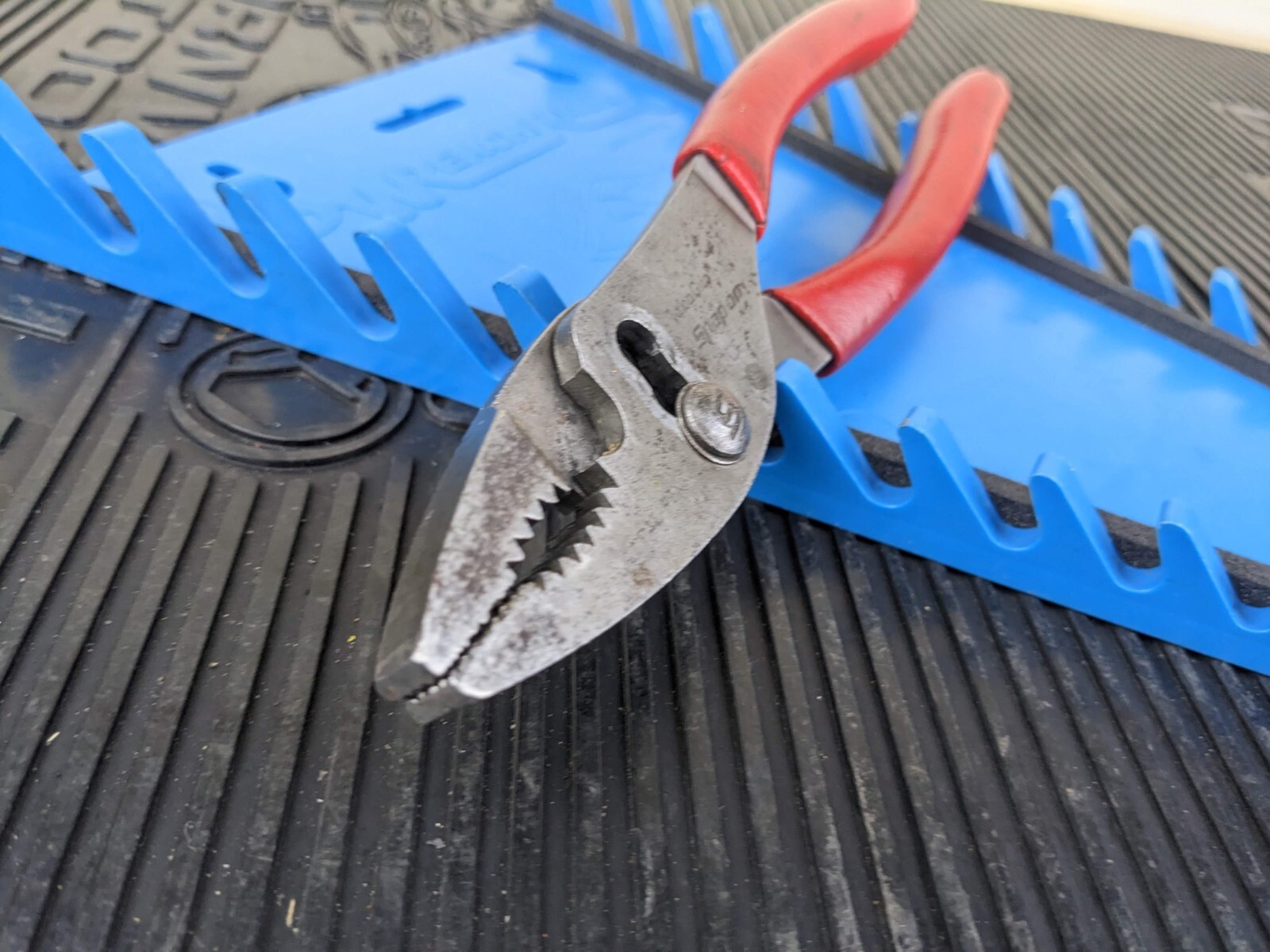 #bb753 Snap-On 47CF Red 8″ Long Soft Grip Slip Joint Pliers