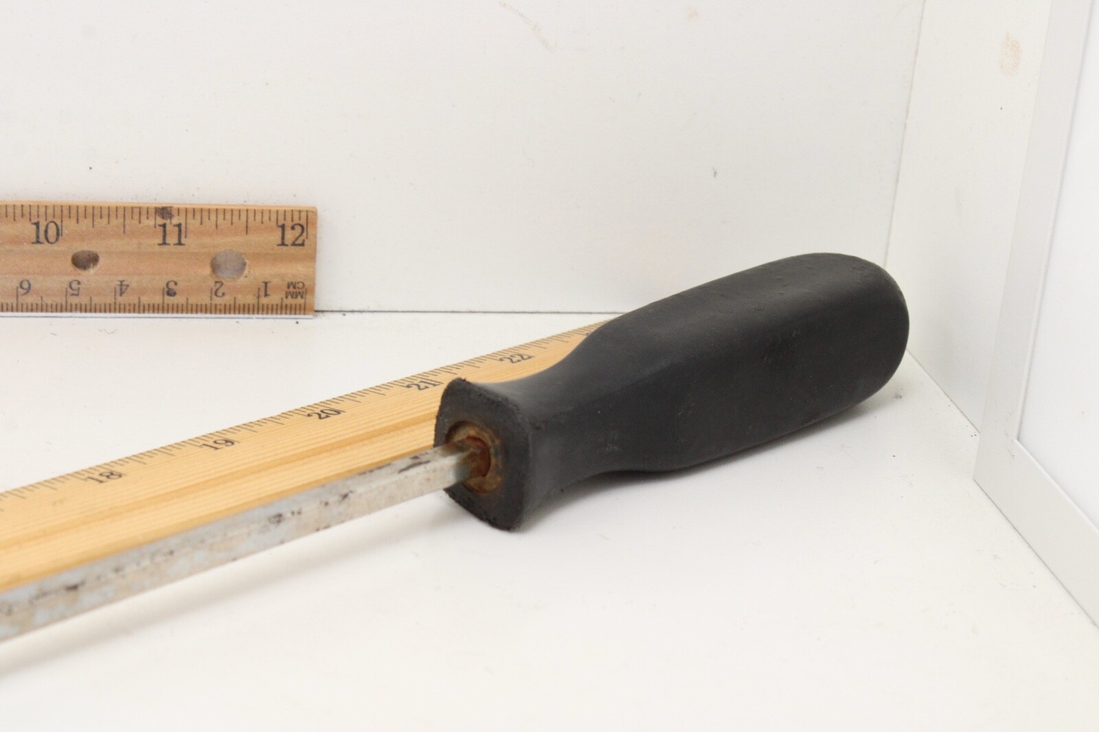 Unbranded 5/16″ x 21″ Long Slotted Hard Black Handle Screwdriver