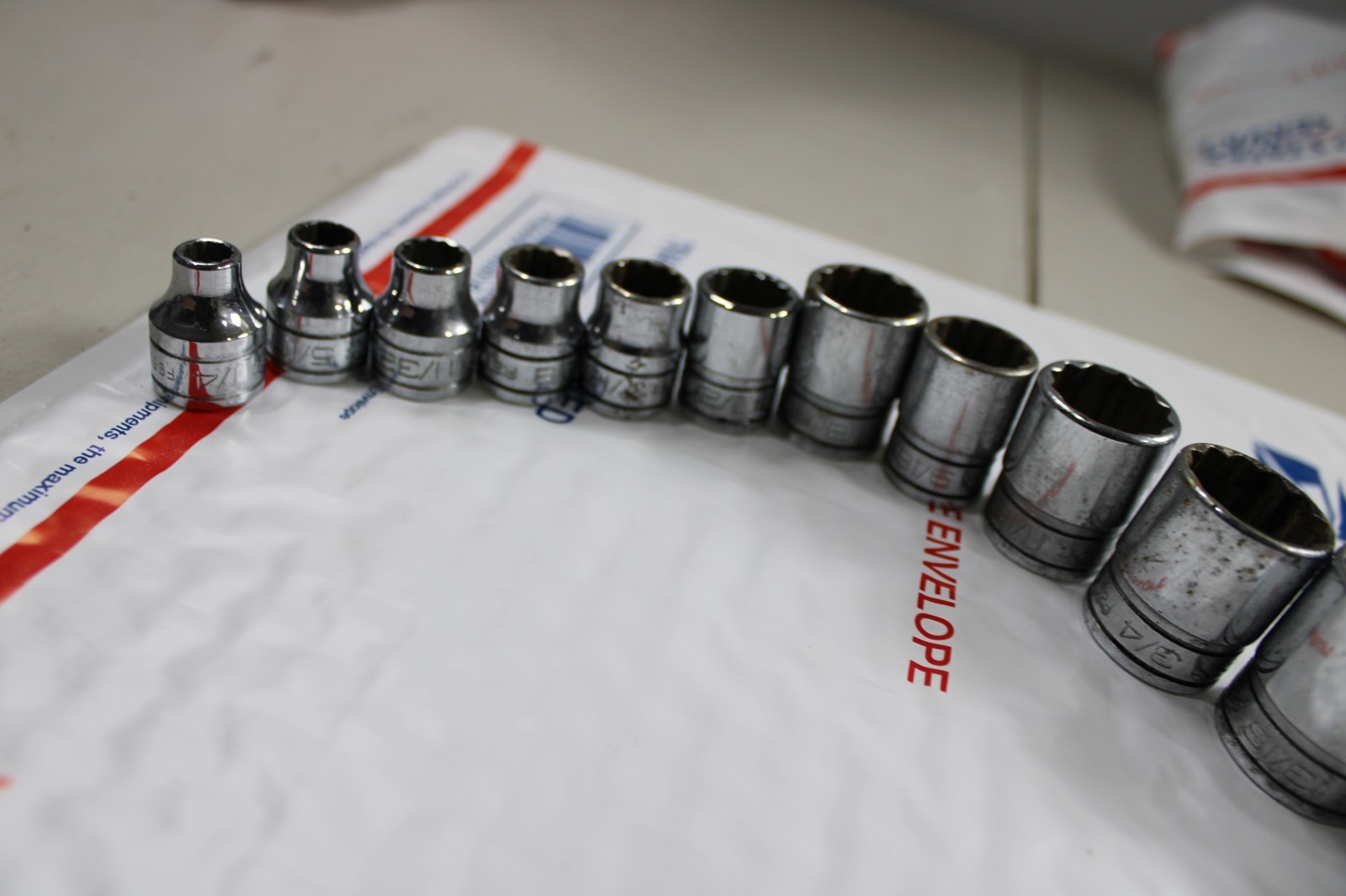 Snap on 12 PC 3/8″ Drive 12 PT Shallow Socket Set 1/4- 7/8 Chrome Finish