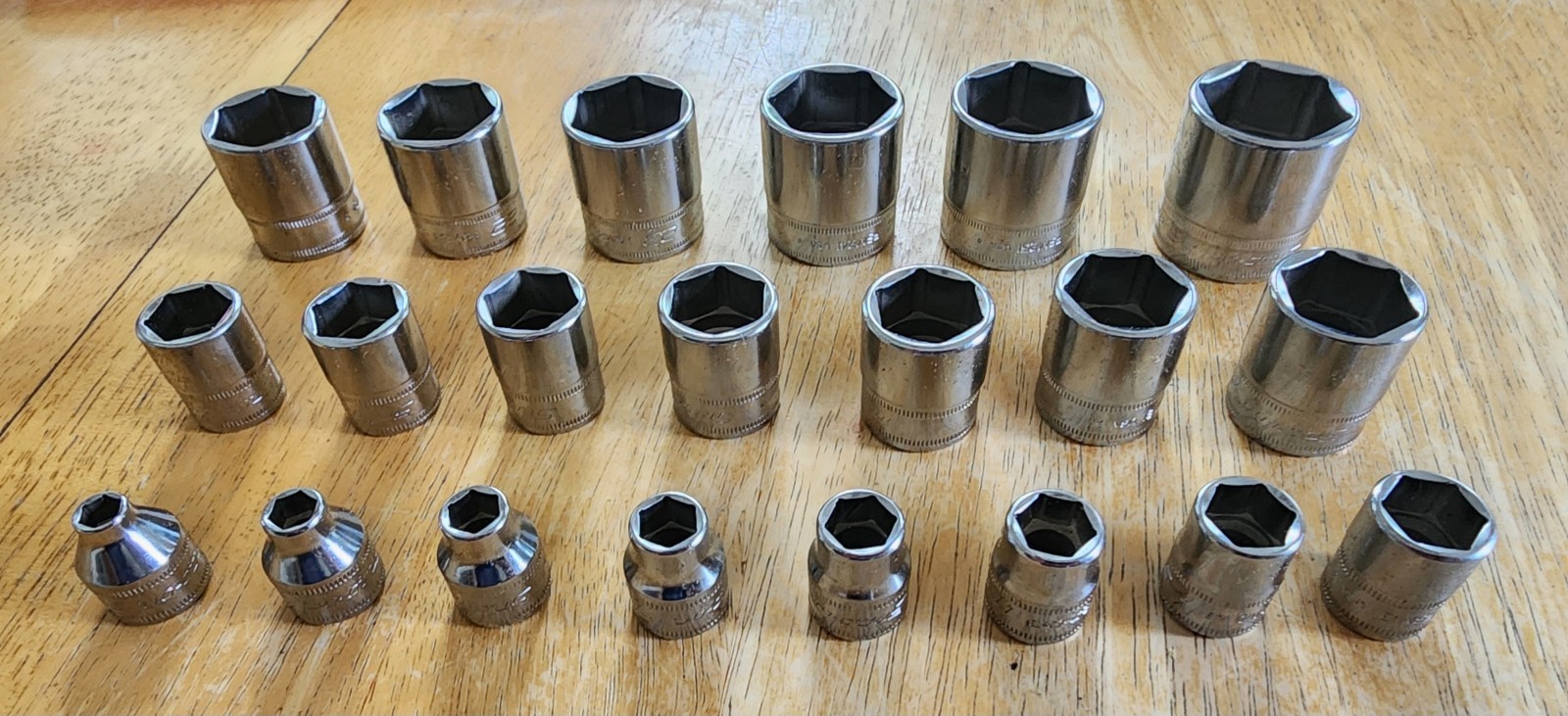 New Old Stock Snap-on 3/8″ dr 6mm-26 mm 21-pc 6 pt Shallow Socket Set PAK620400
