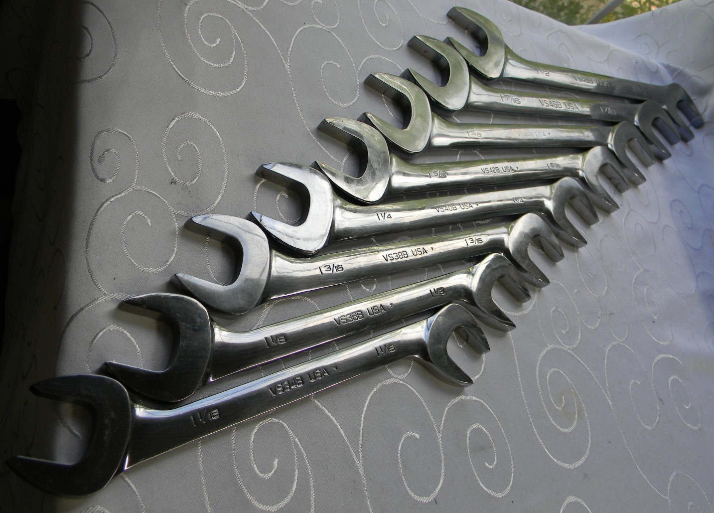 SNAP-ON 8PC SAE FOUR-WAY ANGLE HEAD OPEN-END WRENCH SET 1-1/16-1-1/2″ VS24-VS48B
