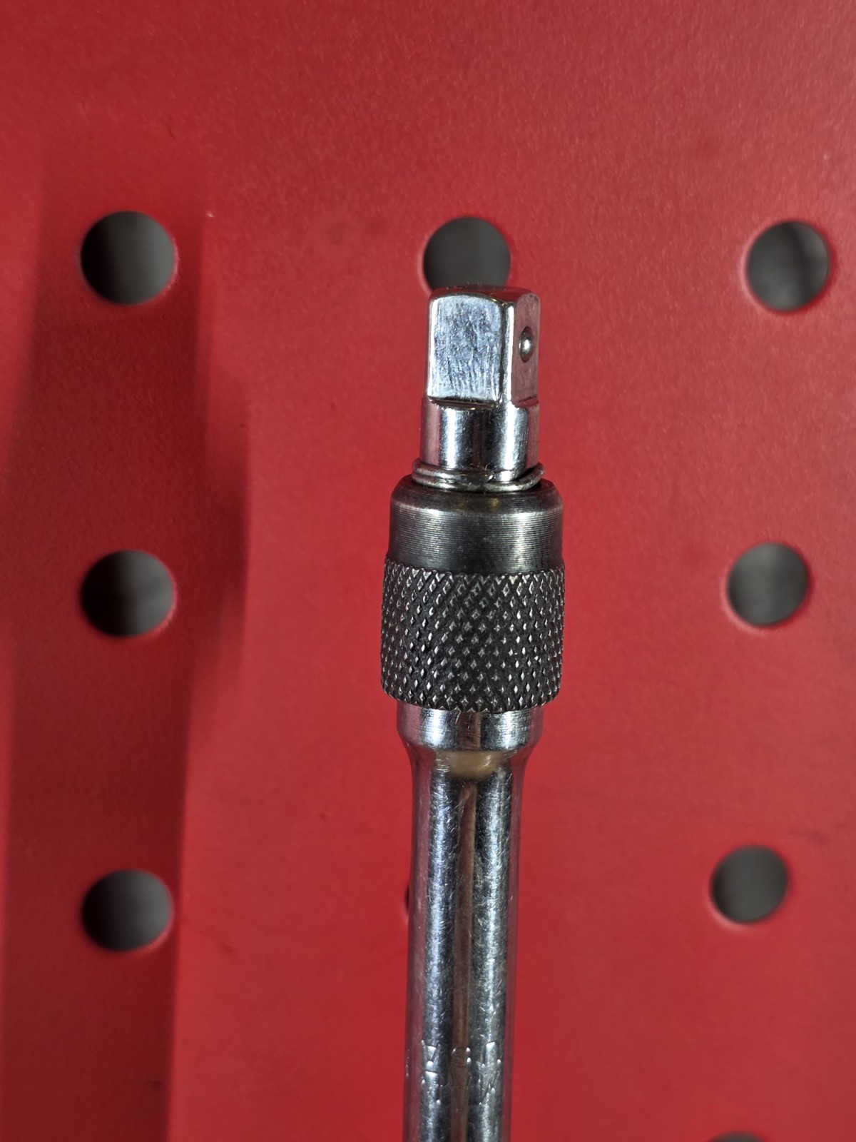 MAC Tools M14EKLQ 14″ Long 1/4″ Drive Knurled Locking Extension