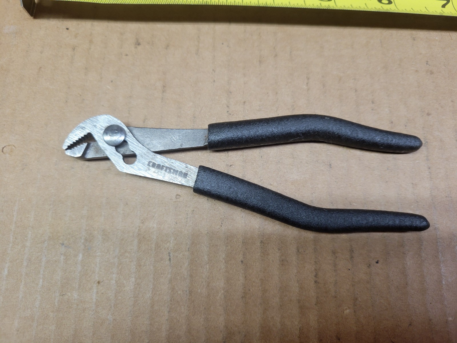 Craftsman 5-1/4″ Black Handle Comfort Grip Ignition Pliers