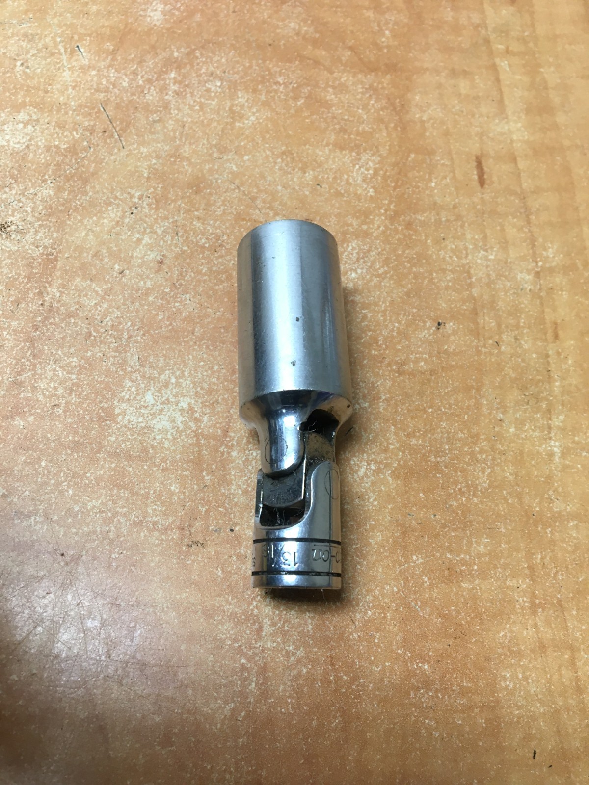 Snap-On Tools – 13/16″ SAE Swivel Spark Plug Socket, 3/8” Drive, # S9704CFU