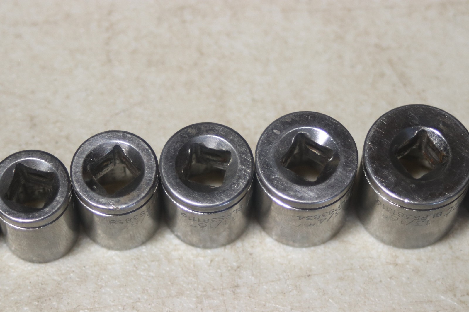 Blue Point BLPS 3/8 Inch Drive 6 Point Socket Set 1/4 To 1 Inch 13 Pieces