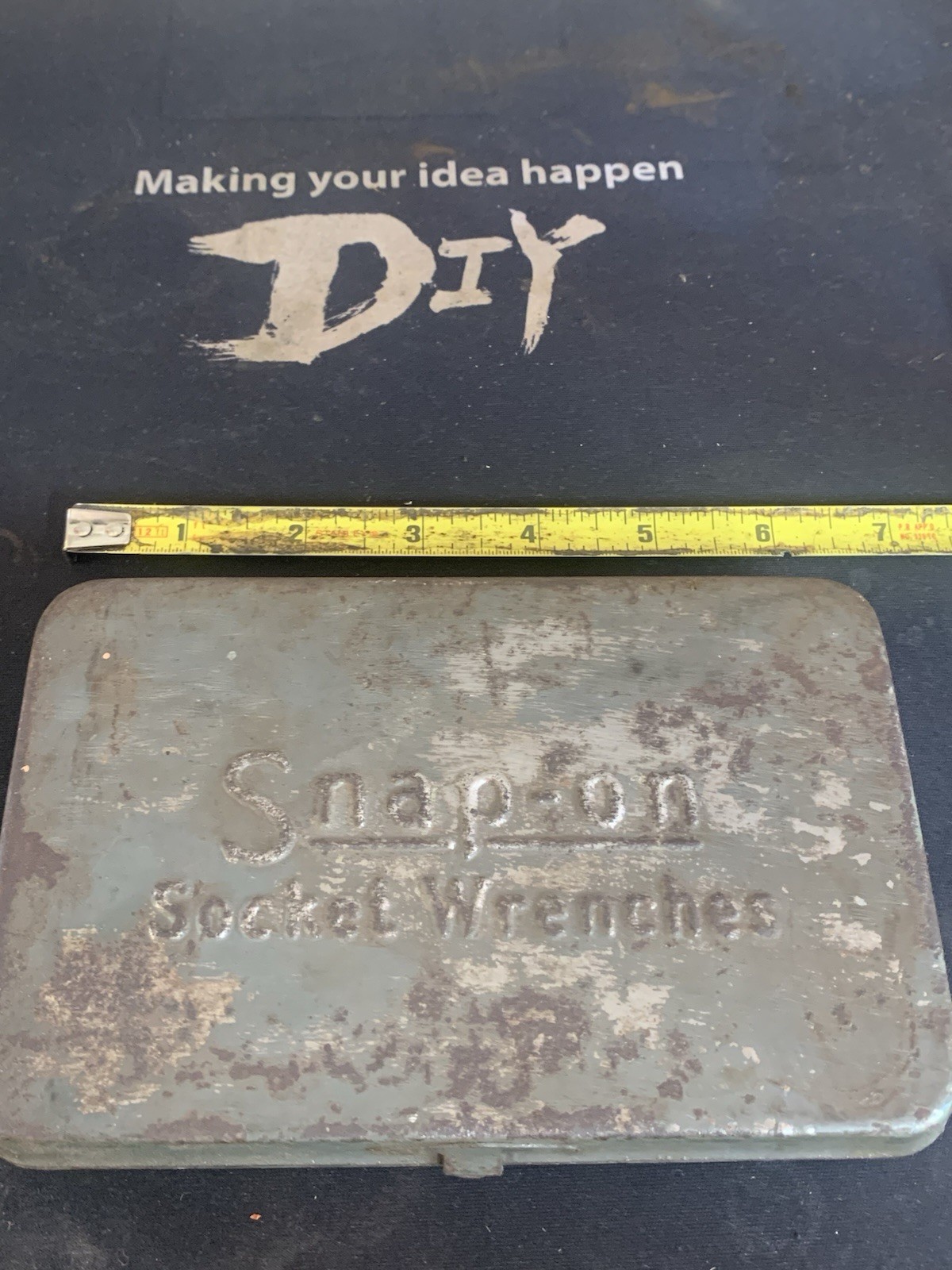 VTG Snap-On Metal Wartime 1/4 Dr Box, 4 Sockets,Extension & T Breaker Bar