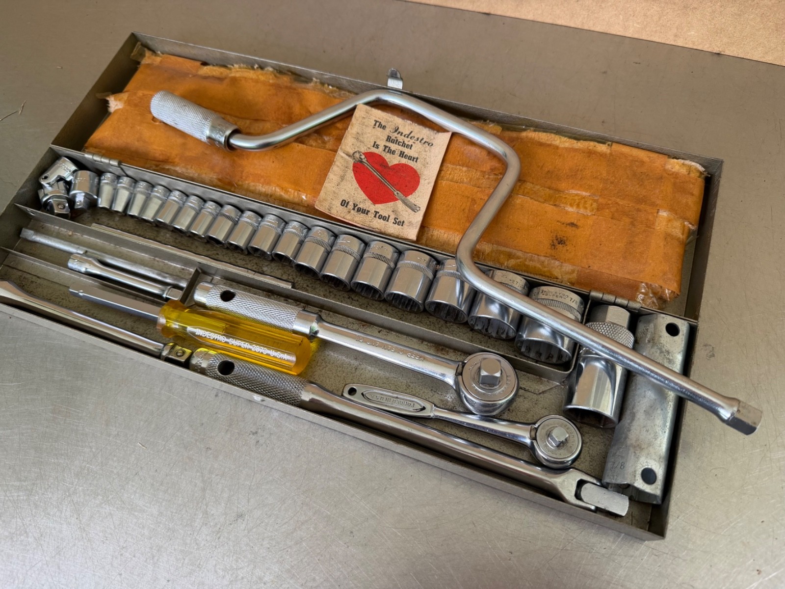 Vintage Indestro Tools USA Drive Socket Set G-20
