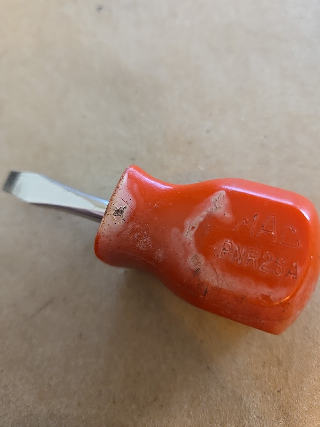 Mac Tools #2 Phillips 1/4″ Flat Tip Stubby Screwdrivers Red Handle P212XA PNR2SA