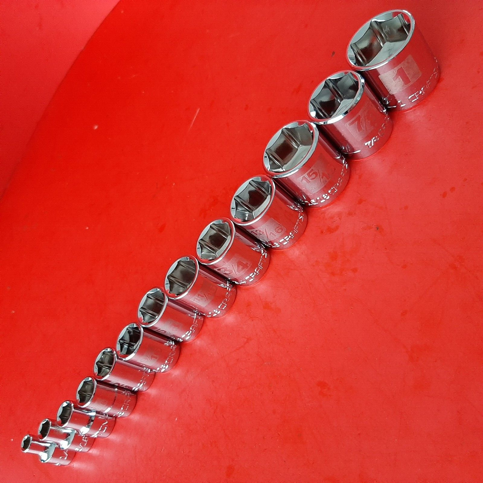 NEW 1/4 to 1″ CRAFTSMAN Easy Read 13 Piece 3/8 Drive 6pt Shallow SAE Socket Set