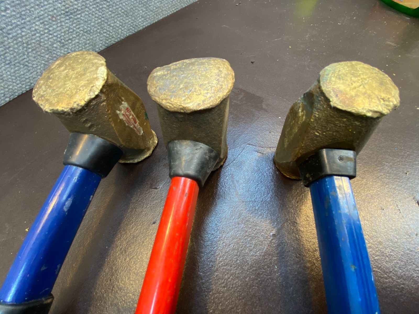 2 BLUE POINT BRASS HEAD HAMMERS RUBBER HANDLE HBR15 & HBR25/ 1 UNKNOWN BRAND
