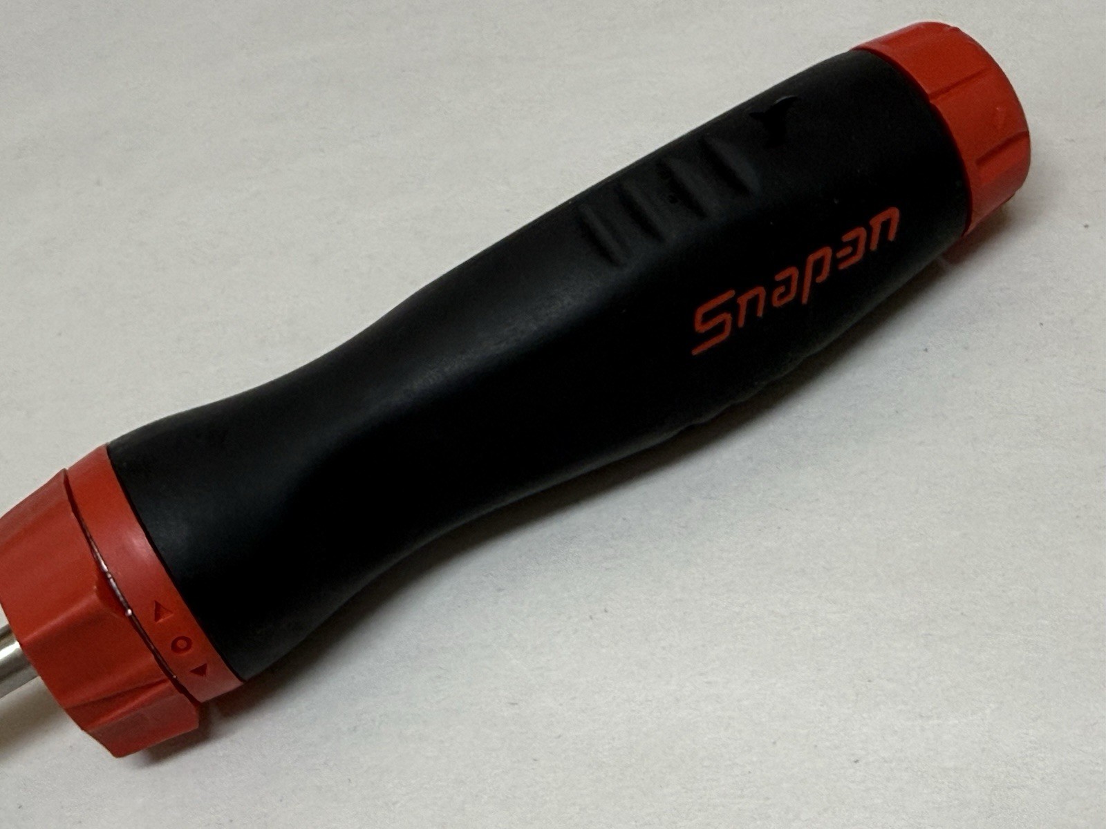 Snap-On USA Red Black Soft Grip Magnetic Ratcheting Screwdriver w/ Bits SGDMRC4A