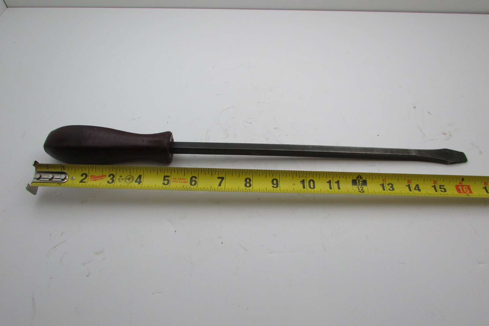 MATCO TOOLS SCREWDRIVER — VINTAGE — MAROON / RED HANDLE – 17″ LONG – SDM1212