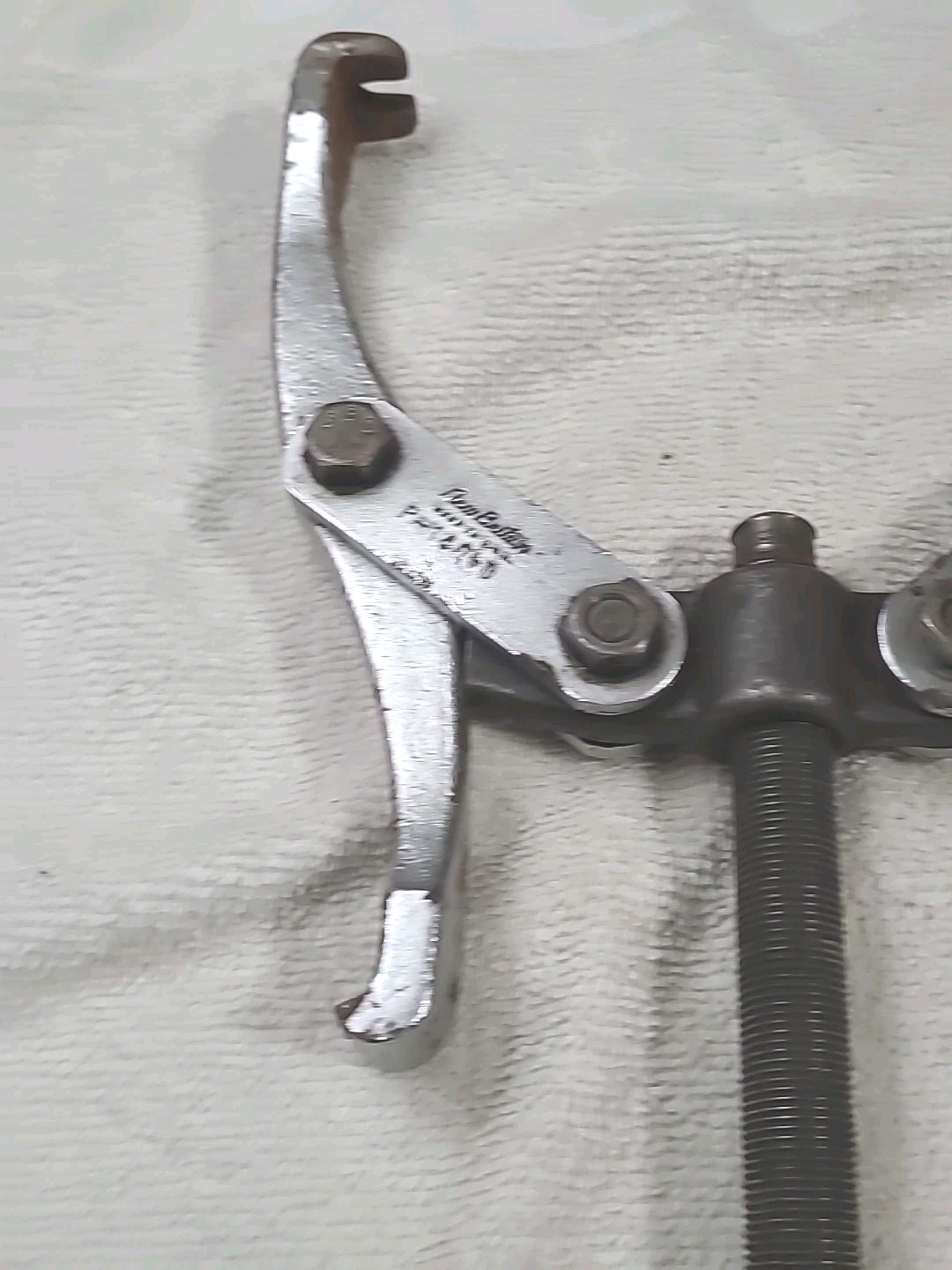 New Britain Tools P-140-D Vintage 2-Jaw Gear Puller Remover Reversible Tool USA