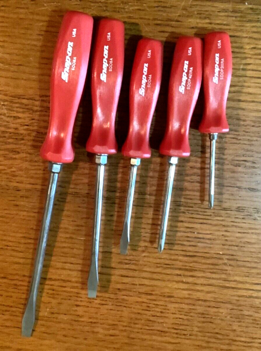Lot of 5 Red Hard Handled Snap-on Screwdrivers 2 Phillips and 3 Flatheads New