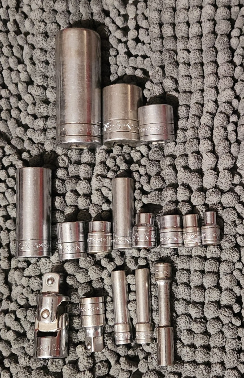 Lot Of 16 SK Tools Sockets – Please see description and photos, NICE condition!