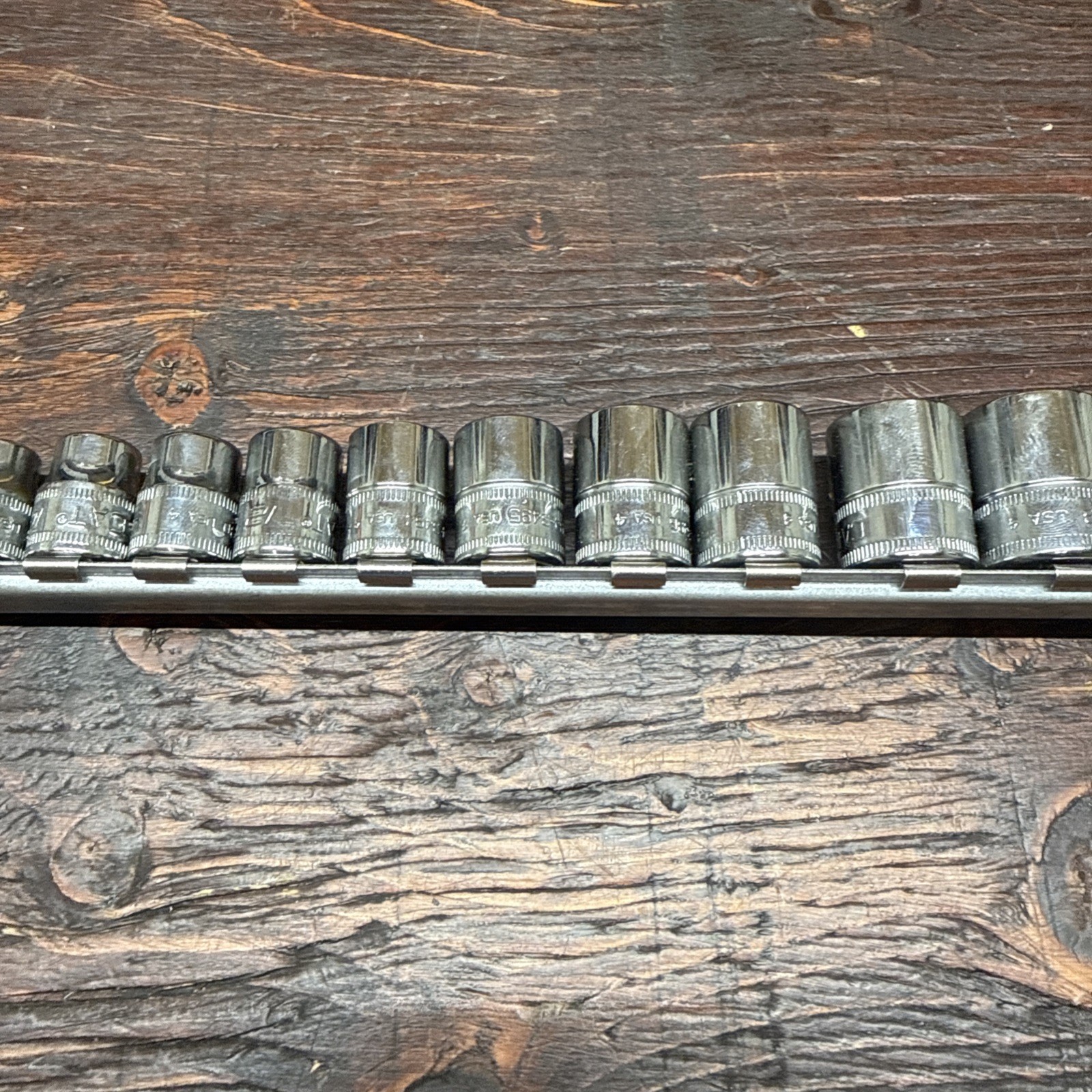 CAT /Snap-On Tool 194-3574 12-Piece Socket Set 3/8 Drive Metric 8-19 mm 12-Point