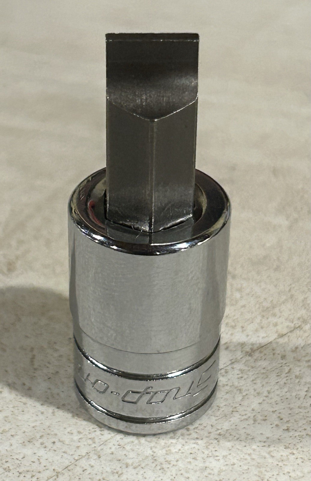 NOS. Snap-On Tools USA 3/8″ Drive 3/8″ Flat Tip Short Bit Socket Driver F62E