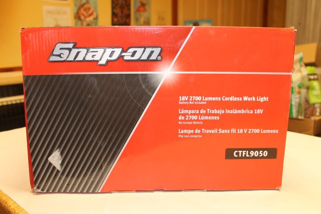 Snap-on CTFL9050 18V 2700 Lumens Cordless Work Light – Black NEW ^