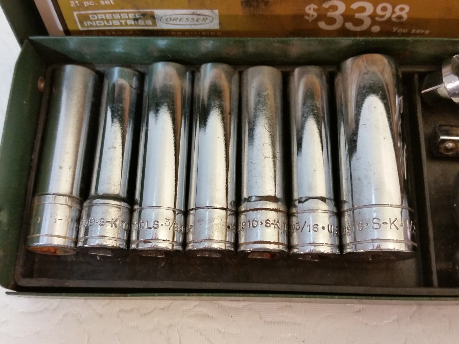 Vintage SK Tools 21 Pc. #4921 1/4″ Drive Socket Set w/ Metal Box