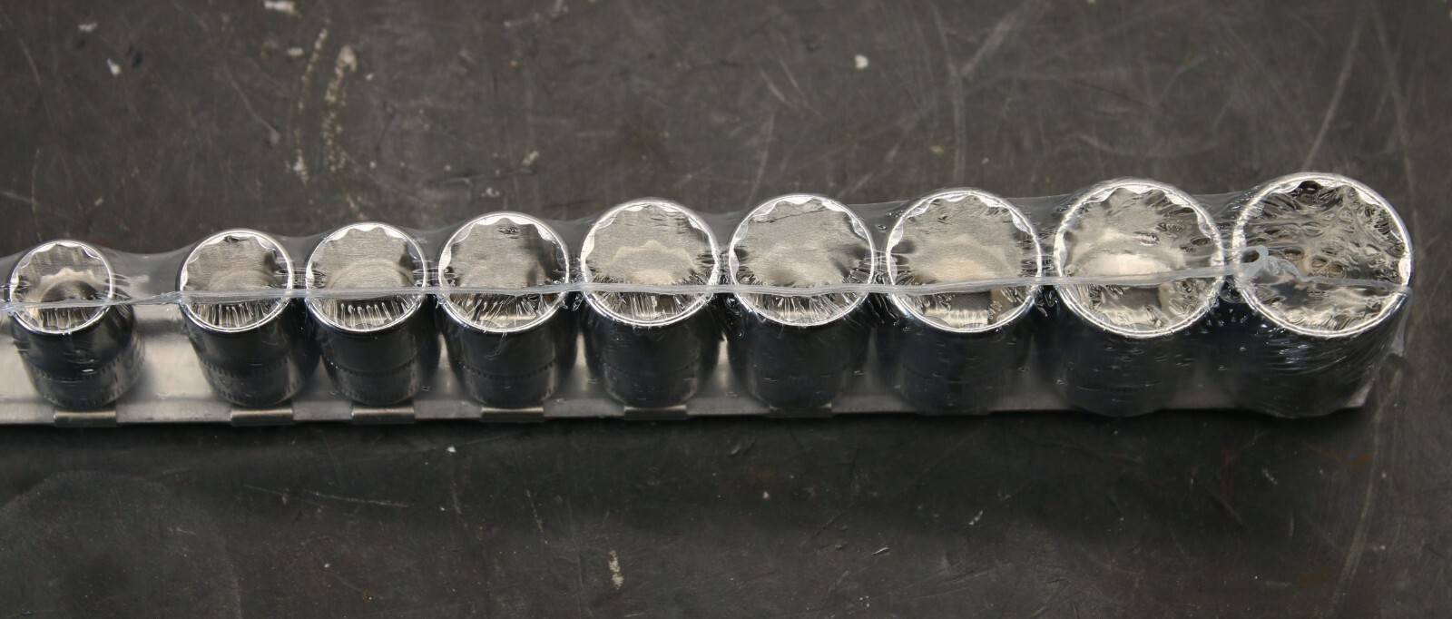 CAT /Snap-On Tool 194-3574 12-Piece Socket Set 3/8 Drive Metric 8-19 mm 12-Point