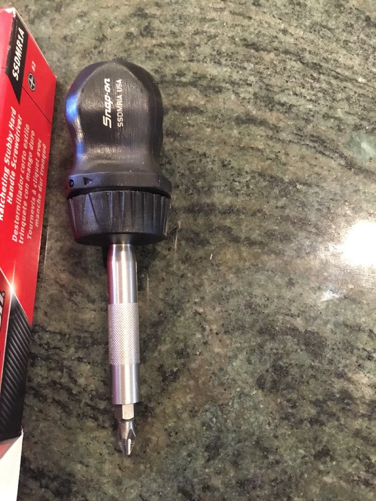 Snap On ssdmr1a ratcheting stubby black hard handle screwdriver with bit