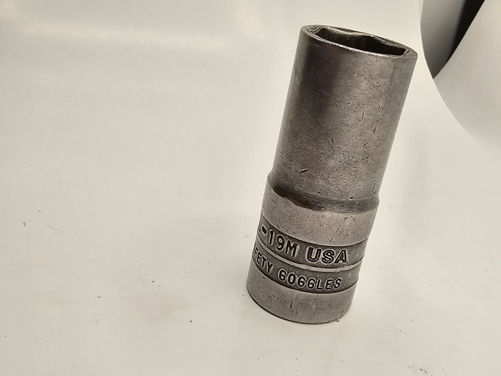 Mac Tools 1/2″ Standard Drive Flip Socket 6-Point 19mm TFL-19M
