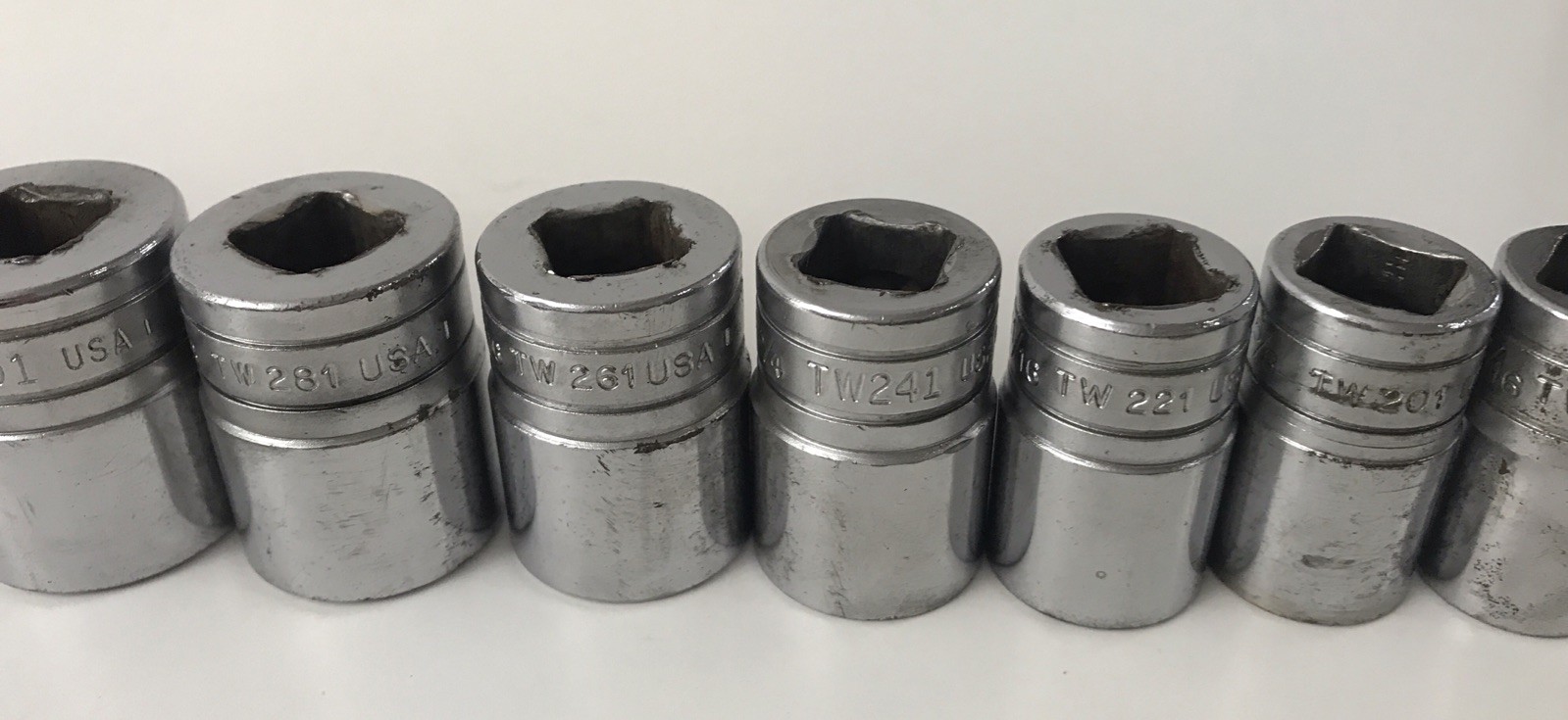 Snap-On 11 Piece 1/2″ Drive 6 Point SAE Flank Socket Set TW121-TW361 3/8”-1 1/8”