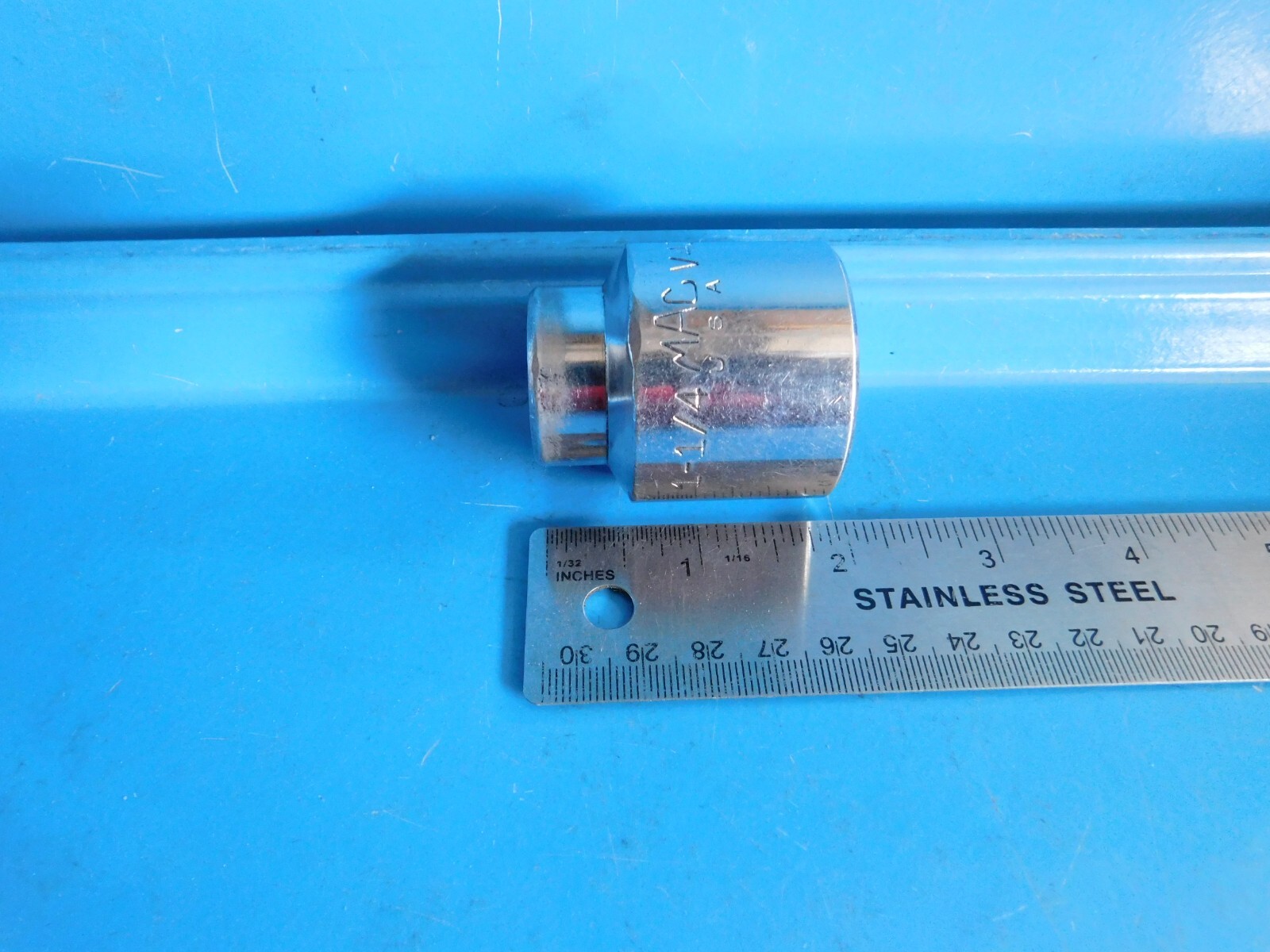 USED, MAC TOOLS » 1-1/4 IN. » 1/2 IN. DR. SHORT 6 POINT SOCKET, PART #V406