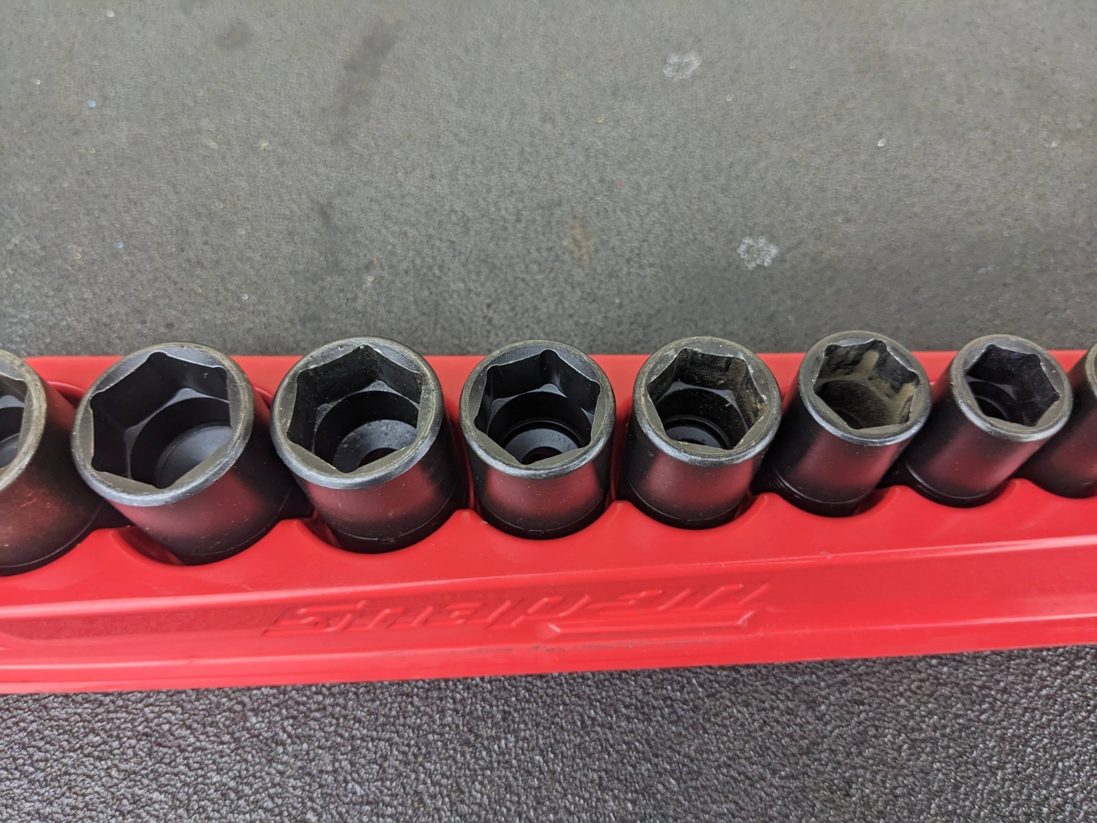 #bo717 Snap-on 210IMFSYA 5/16″-7/8″ 3/8″ Drive 6pt Semi-Deep Impact Socket Set