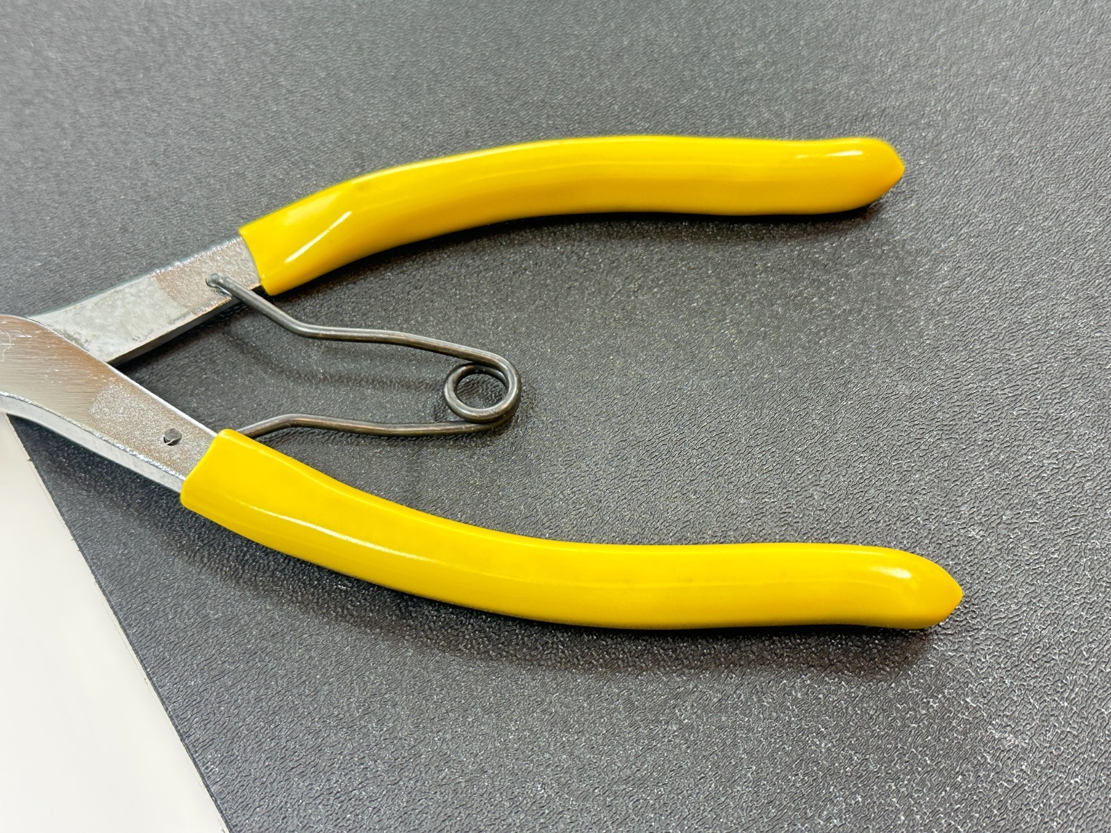Indestro Tools USA Super 2132 YELLOW GRIP (Rare) Snap-Ring Pliers NEW Old Stock