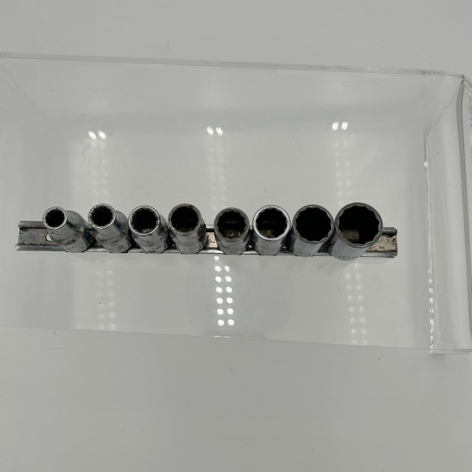8 CRAFTSMAN USA 3/8″ DRIVE, METRIC SOCKET SET, 9,10,12,13,14,15,17,19mm-12 POINT
