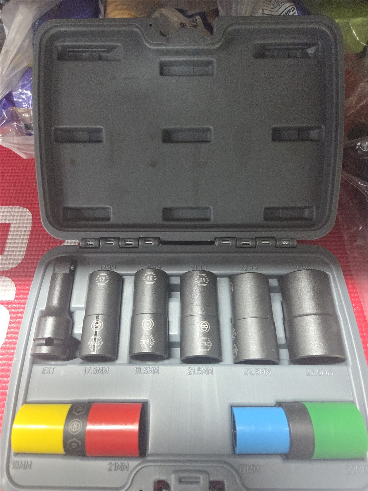 Matco Tools FSS134 8 Piece 1/2″ Drive Flip Socket Set Lug Nut Impact Rated