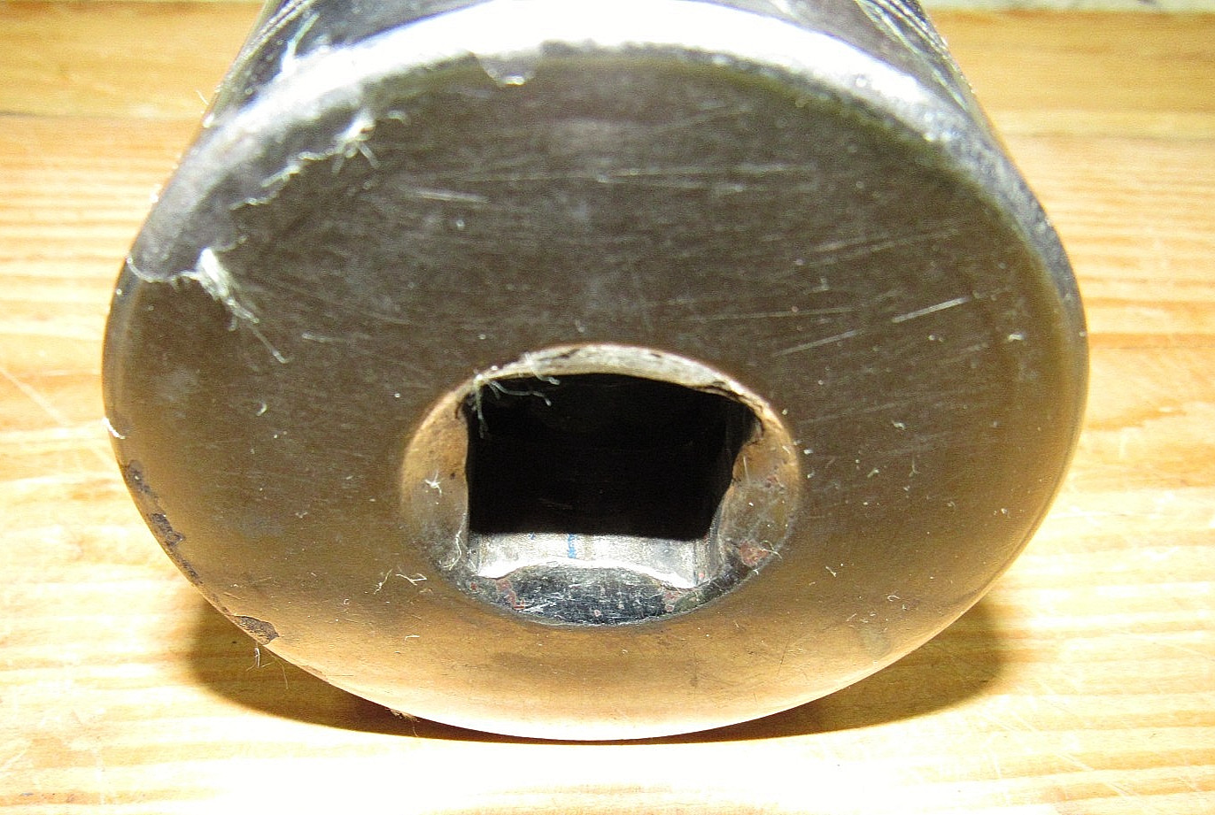 2-1/16″ Socket 12-point 3/4″ Drive ARMSTRONG #13-166 IN GOOD CONDITION