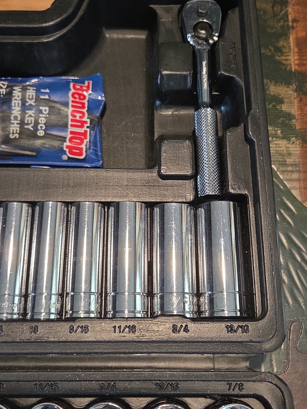 Benchtop 100 Piece Mechanics Tool Socket Set 1/4” 3/8” 1/2” Drive Metric & SAE
