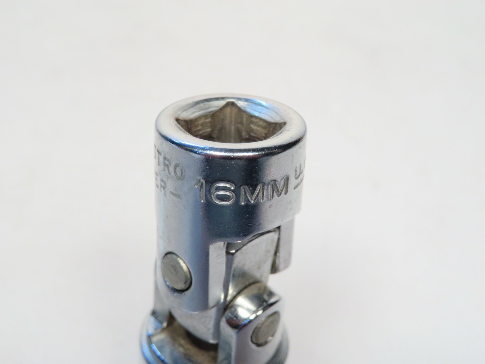 3/8″ Drive 6 Point 16mm Universal Swivel Type Socket Indestro Super Brand 416UV