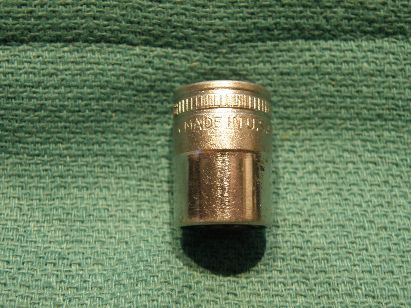 Snap-On 3/8″ Drive, 12 Pt. 7/16 Shallow Socket. F-140 Made In USA.