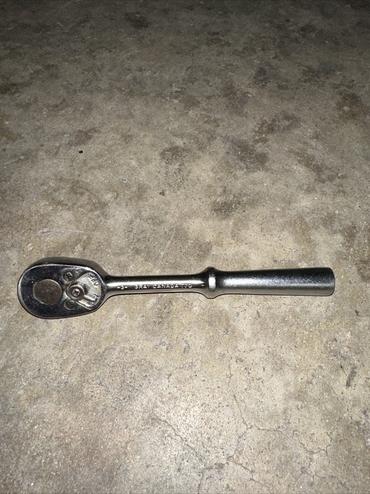 Gray Canada Ratchet 3/8 Drive T70