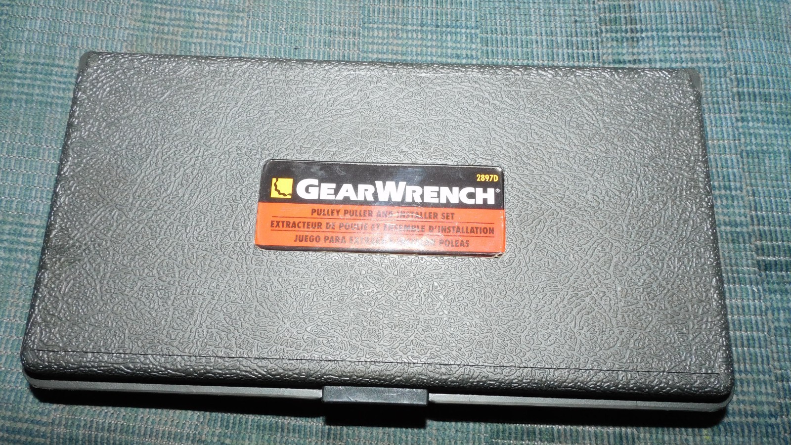 Gearwrench 2897D, is a Professional-grade 12-Piece Pulley Puller, New Unused Set