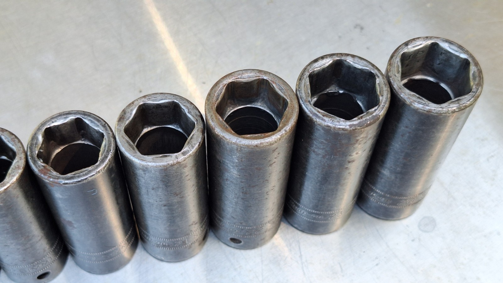 Snap On 1/2″ Drive 6-Point Metric Deep Impact Socket Set 36,34,32,30,29,27-15MM