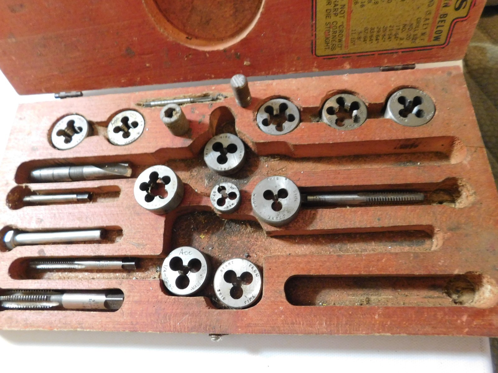 Vintage ACE Henry L. Hanson Tap & Die Set No. 3525 Wood Box USA AS IS Mixed Set