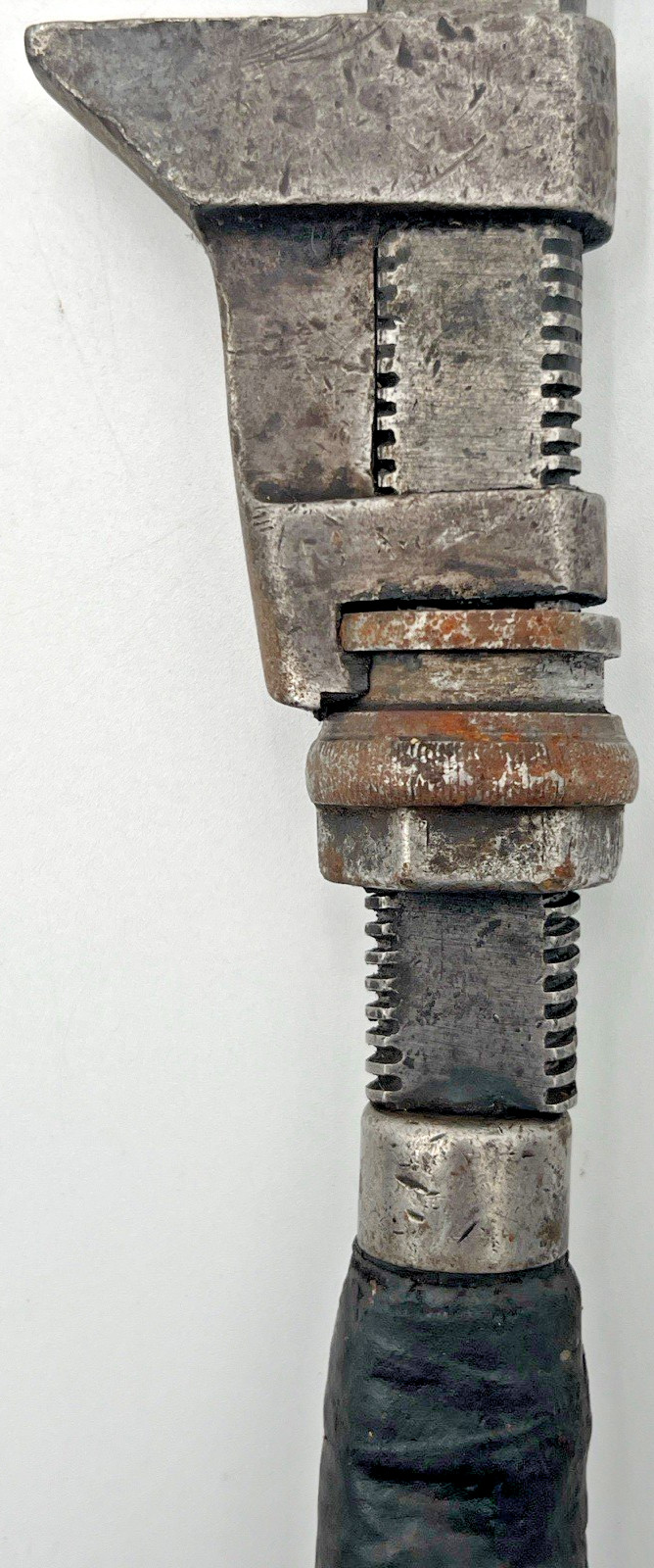 BEMIS & CALL H & T. CO. MONKEY WRENCH 12″ ADJUSTABLE WORN HANDLE