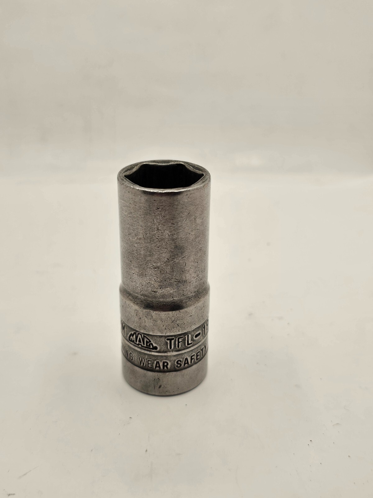 Mac Tools 1/2″ Standard Drive Flip Socket 6-Point 19mm TFL-19M