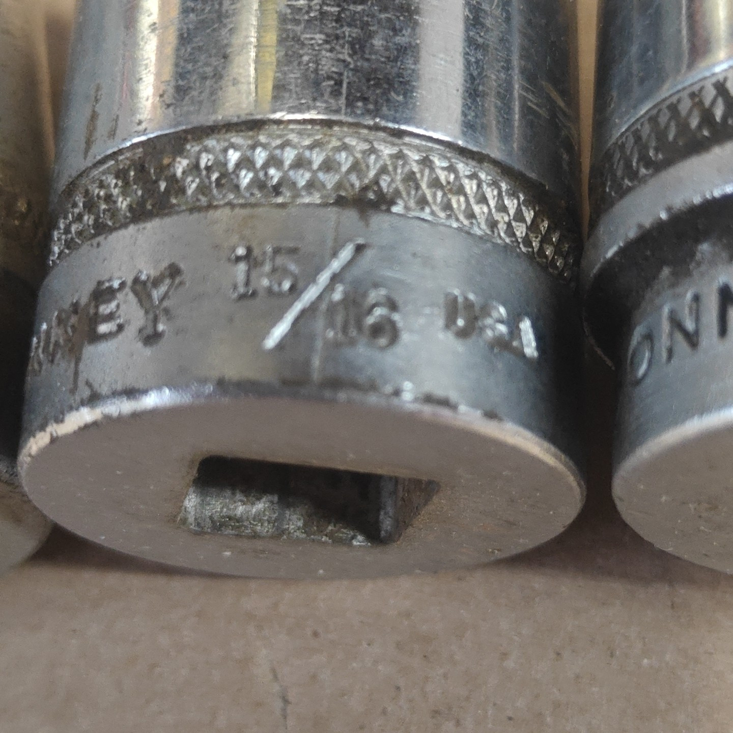 VTG BONNEY 1/2″ DRIVE A-702K RATCHET W/ 9 PC 12 PT SOCKETS 13/16 -1 1/4 READ