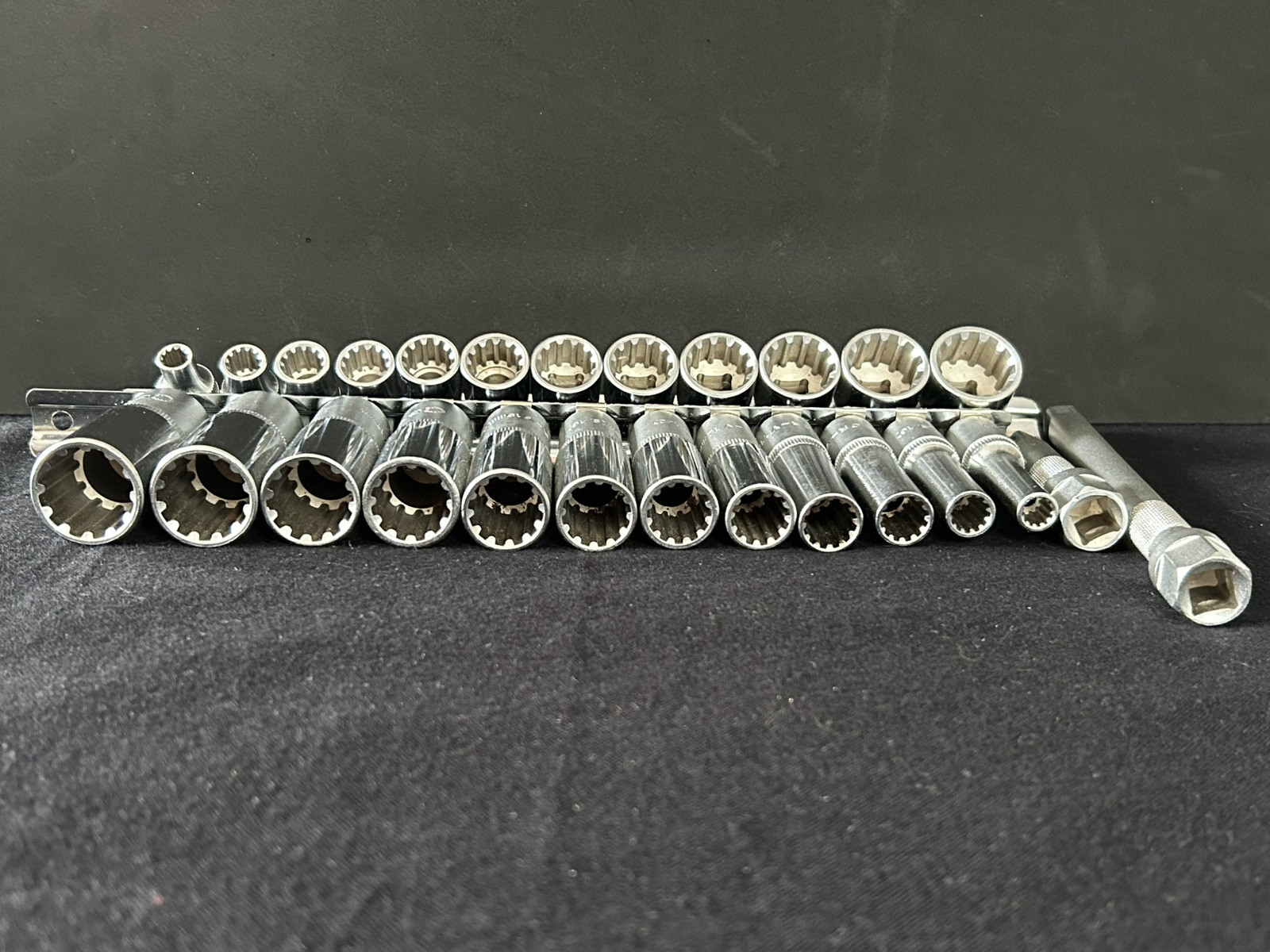 79 Pc Socket/Ext Lot Rails Chrome Vanadium CR-V 1/2” 3/8” & 1/4”Drive SAE Metric