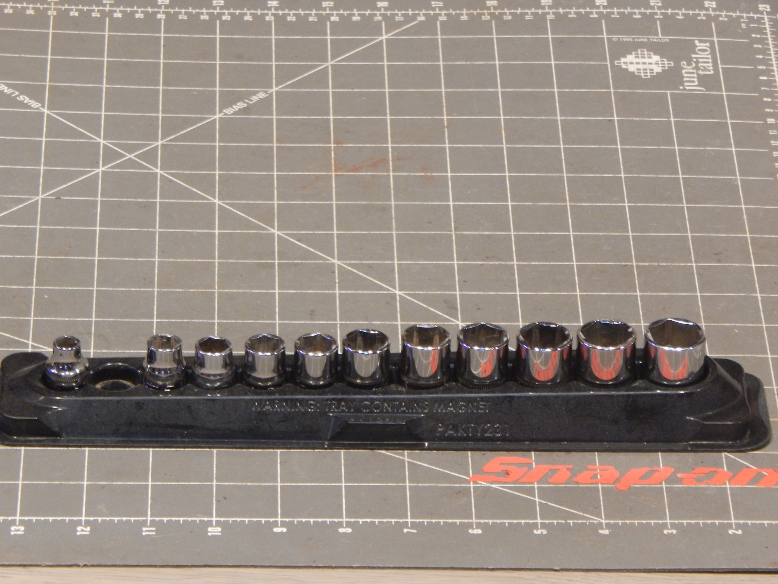 Snap On 11 OF 12Pc Metric 3/8 Drive Shallow Socket Set 8MM 19MM 6Pt NO 9MM Tray