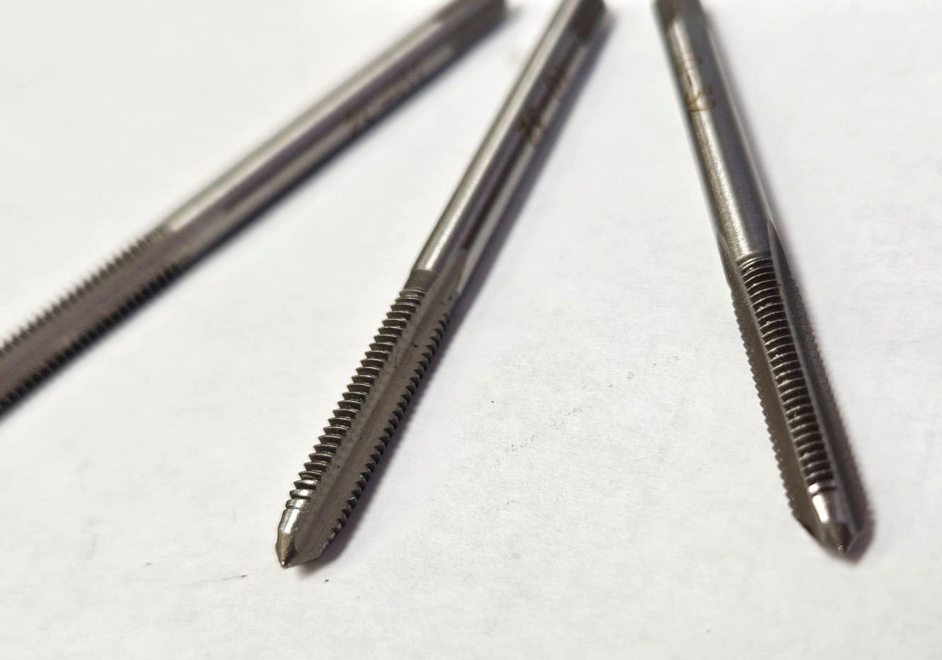 10-32 NF Carbon Steel Tap Set Irwin 2531 3PC USA Taper Plug Bottom