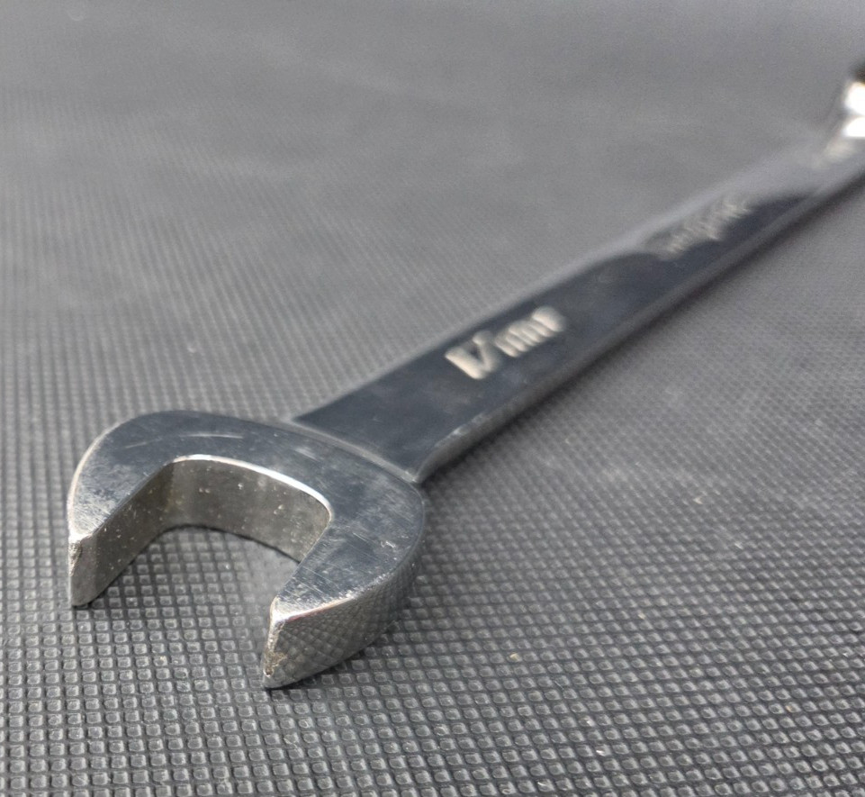 Snap On Tools 17mm Metric Standard Combination Wrench OEXM170B 12 Point USA