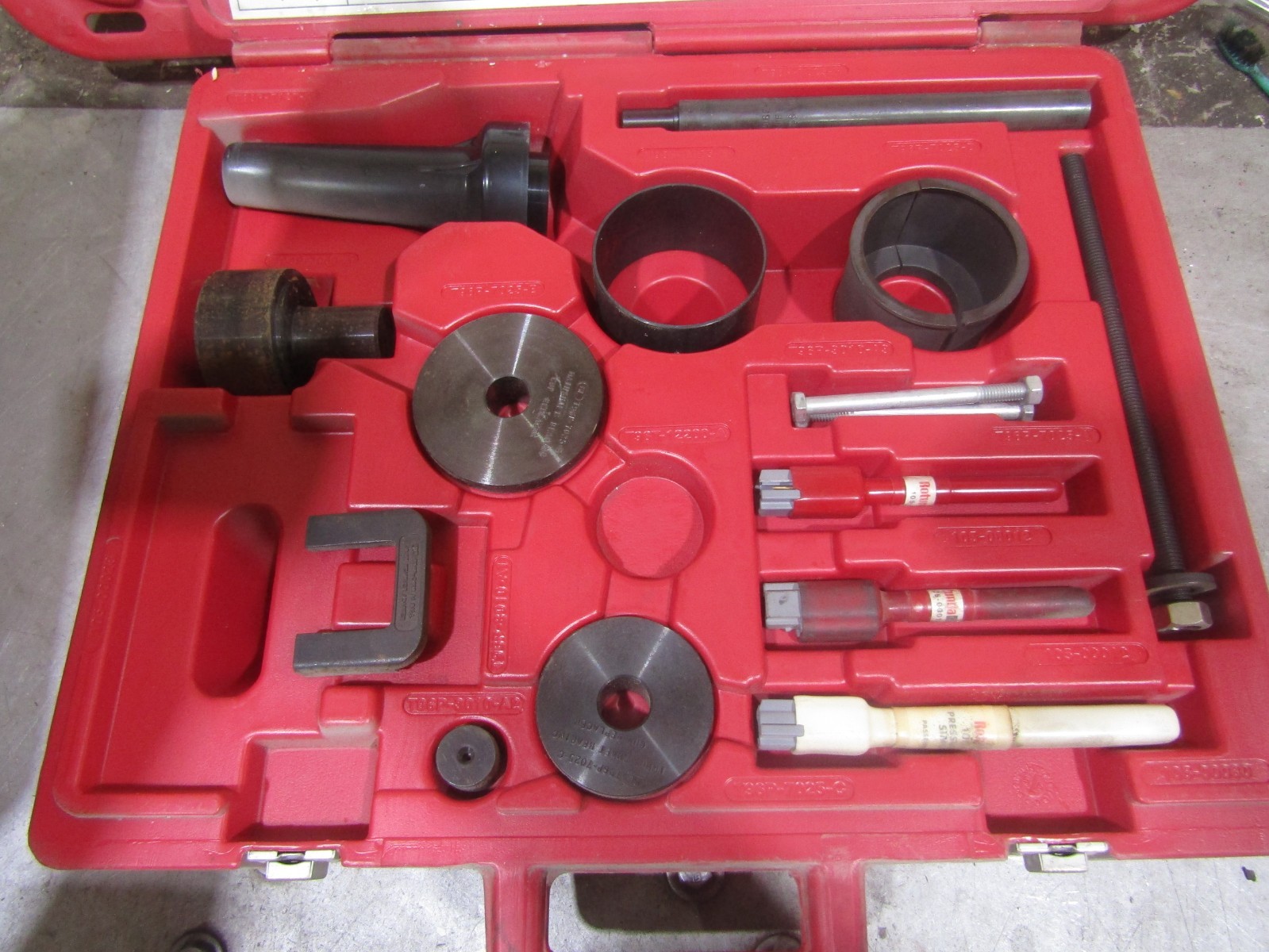 TKIT-1996-F/FM/FLM Ford Rotunda essential tool kit *INCOMPLETE* #135